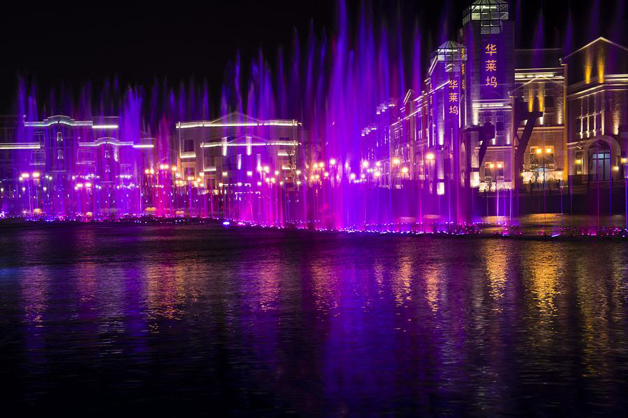 音乐喷泉夜景